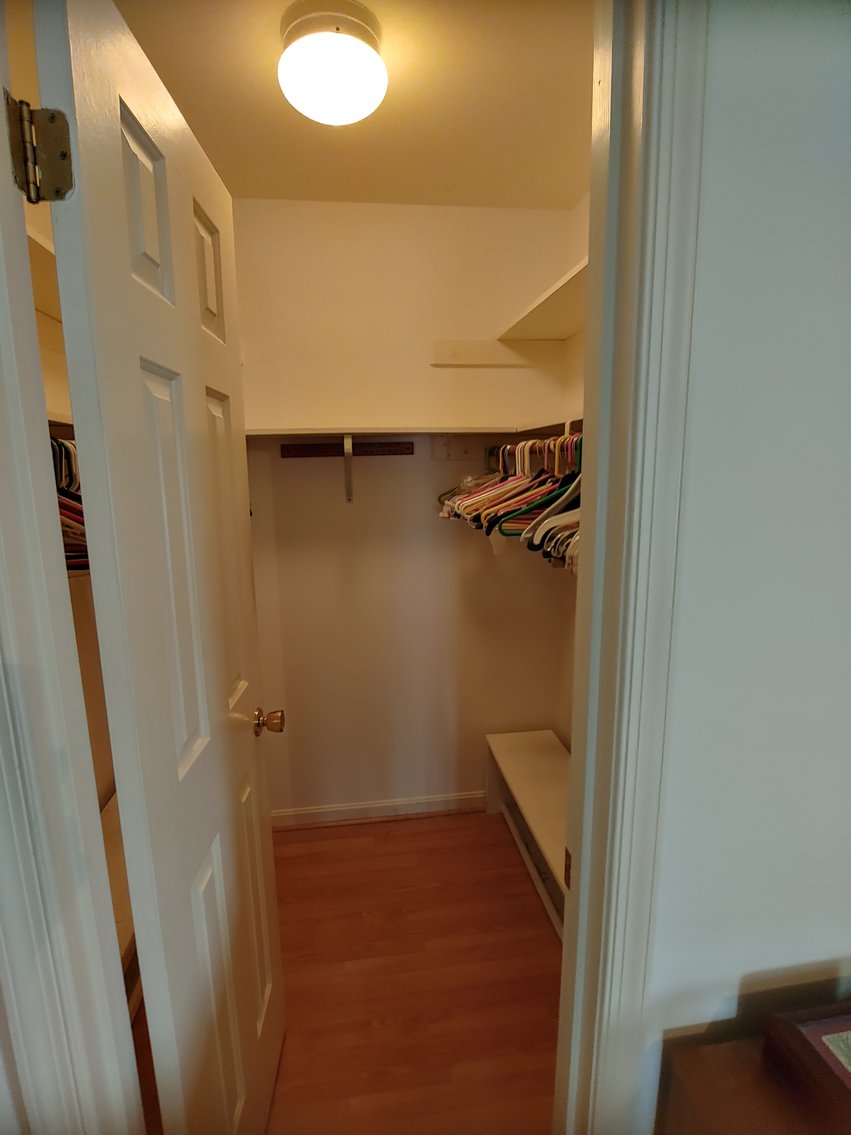 Image for 3 BR, 2.5 BA BRICK FRONT RANCHER W/ ATT. 2 CAR GARAGE 0.94 AC END OF COURT LOCATION IN PRIESTFORD ESTATES COLLECTIBLES, CHINA, FURNITURE, COSTUME JEWELRY & HOUSEHOLD ITEMS