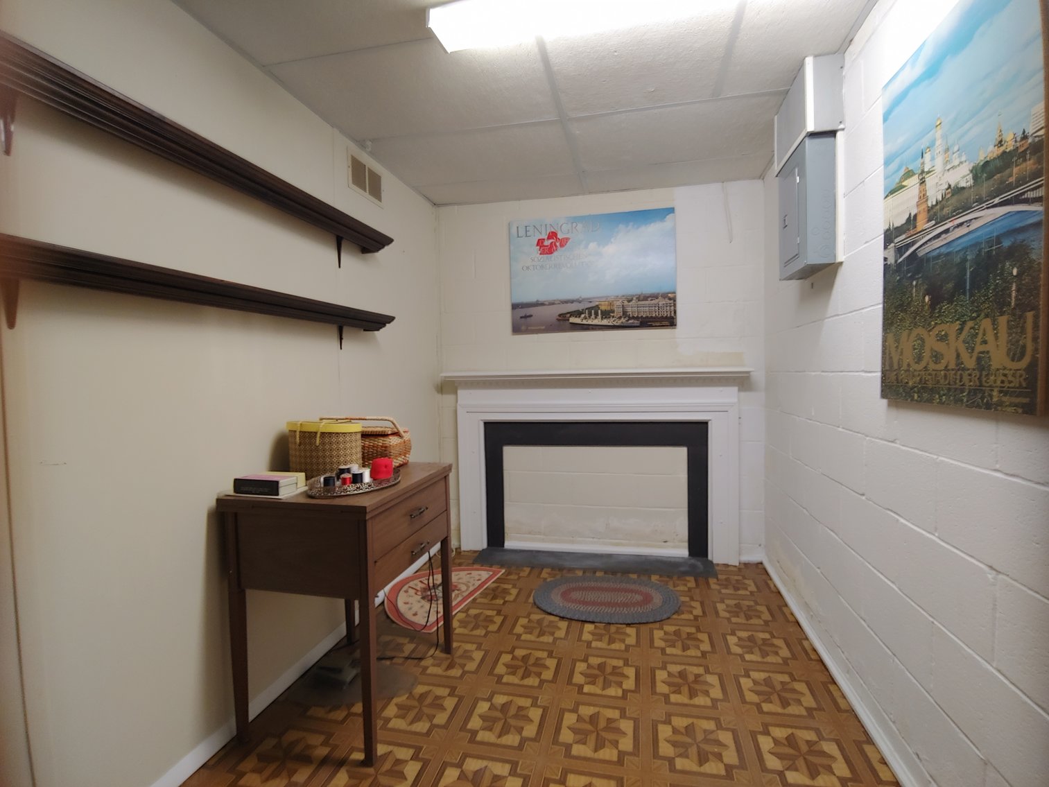 Image for 3 BR, 2.5 BA BRICK FRONT RANCHER W/ ATT. 2 CAR GARAGE 0.94 AC END OF COURT LOCATION IN PRIESTFORD ESTATES COLLECTIBLES, CHINA, FURNITURE, COSTUME JEWELRY & HOUSEHOLD ITEMS