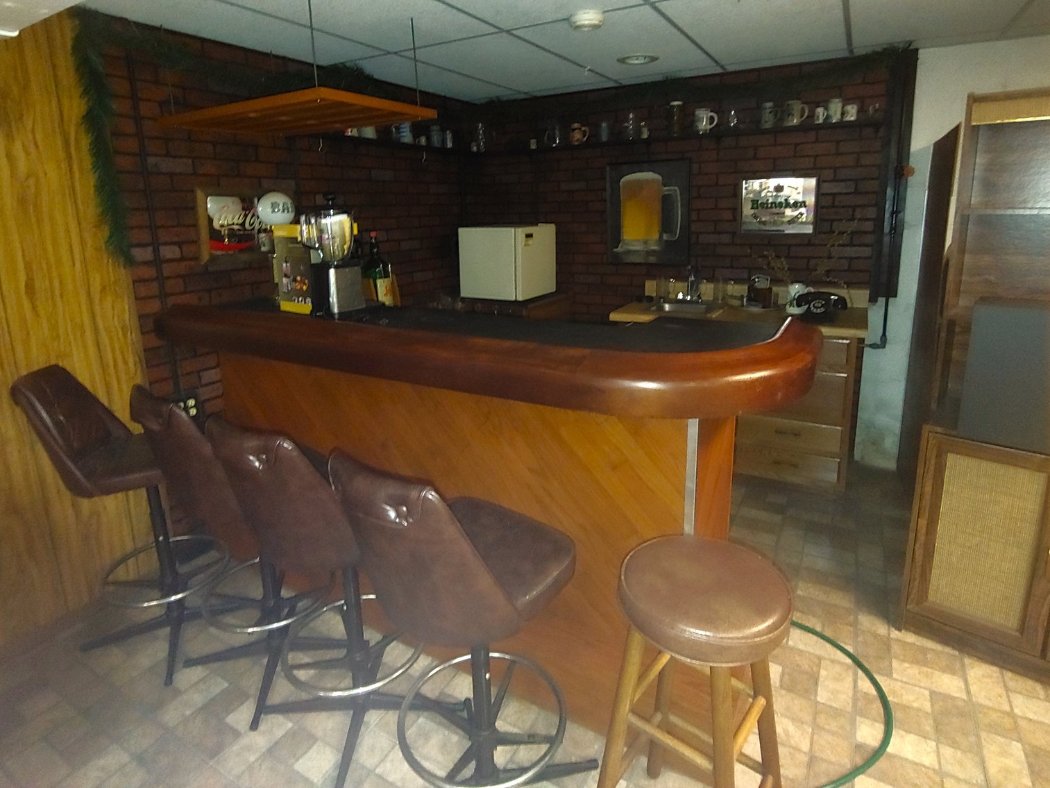 Image for 3 BR, 2.5 BA BRICK FRONT RANCHER W/ ATT. 2 CAR GARAGE 0.94 AC END OF COURT LOCATION IN PRIESTFORD ESTATES COLLECTIBLES, CHINA, FURNITURE, COSTUME JEWELRY & HOUSEHOLD ITEMS