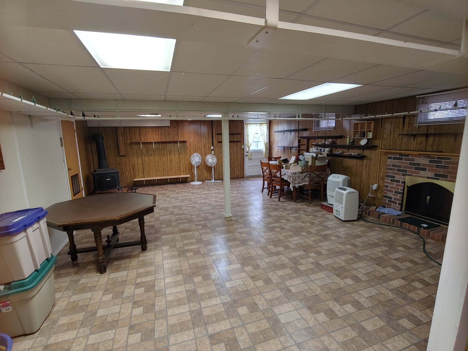 Image for 3 BR, 2.5 BA BRICK FRONT RANCHER W/ ATT. 2 CAR GARAGE 0.94 AC END OF COURT LOCATION IN PRIESTFORD ESTATES COLLECTIBLES, CHINA, FURNITURE, COSTUME JEWELRY & HOUSEHOLD ITEMS