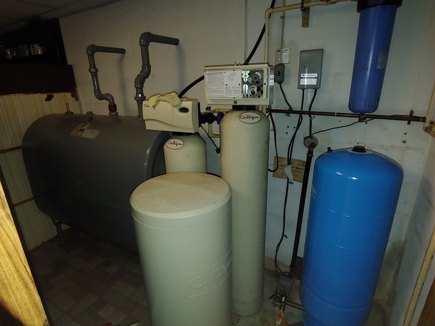 Image for 3 BR, 2.5 BA BRICK FRONT RANCHER W/ ATT. 2 CAR GARAGE 0.94 AC END OF COURT LOCATION IN PRIESTFORD ESTATES COLLECTIBLES, CHINA, FURNITURE, COSTUME JEWELRY & HOUSEHOLD ITEMS