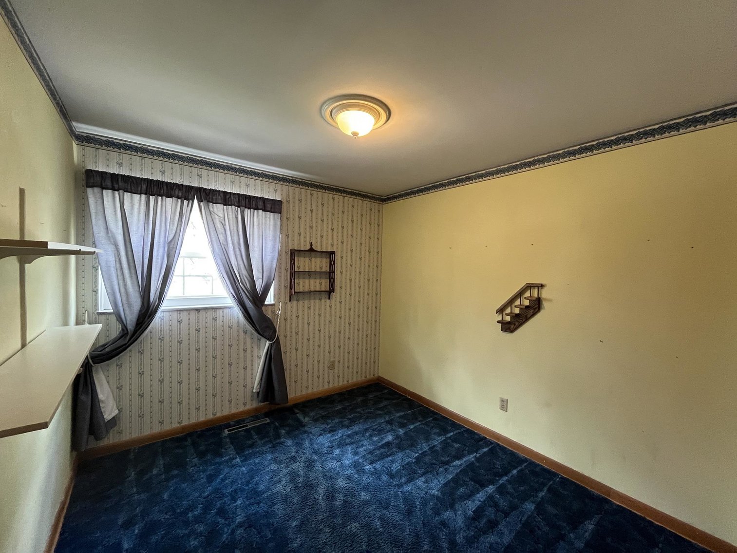 Image for SOLD $159,500 - 4-Bedroom Tri-Level in Parkersburg