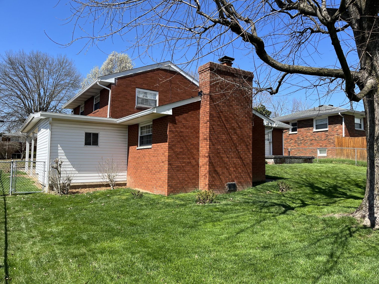 Image for SOLD $159,500 - 4-Bedroom Tri-Level in Parkersburg