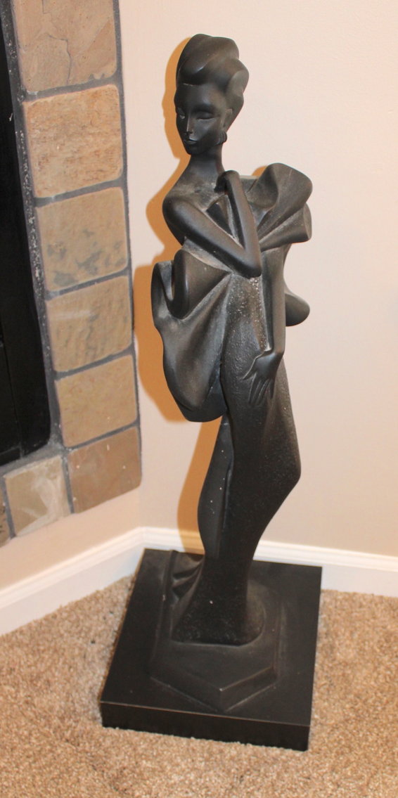 Image for WORLD TRAVELER'S ESTATE AUCTION