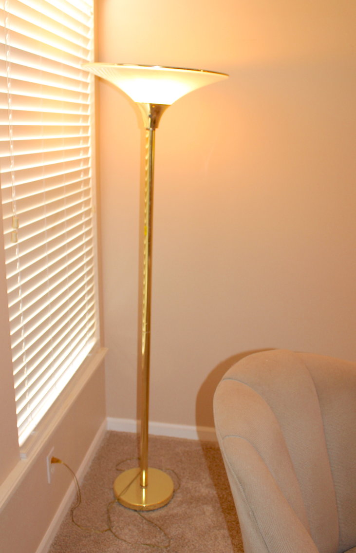 Image for WORLD TRAVELER'S ESTATE AUCTION