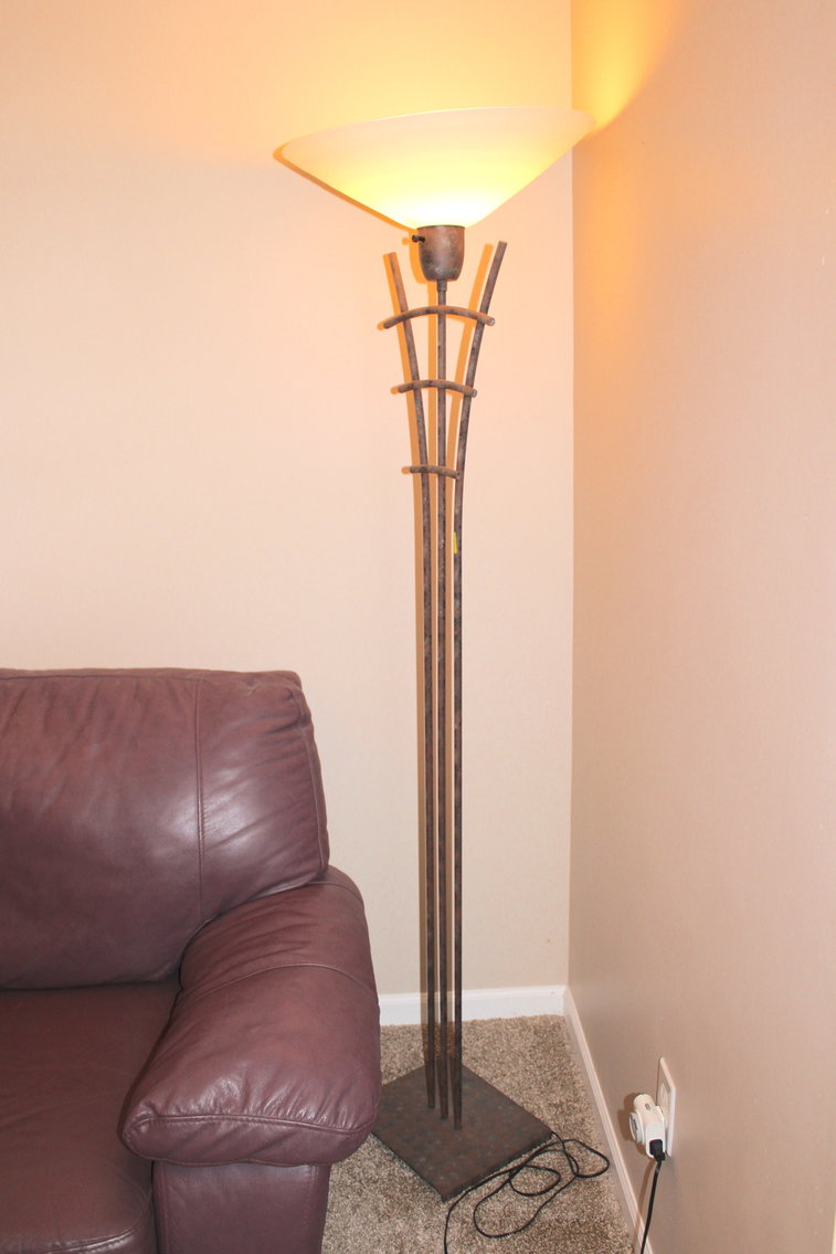 Image for WORLD TRAVELER'S ESTATE AUCTION