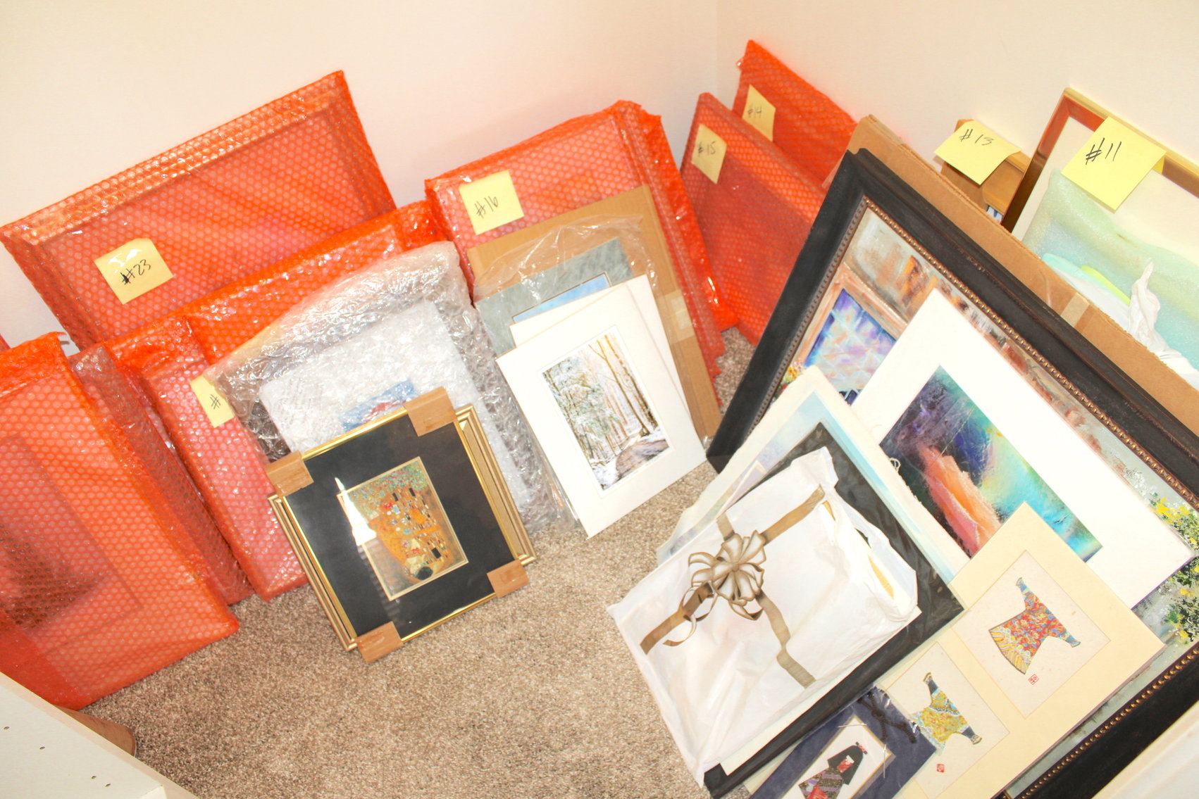 Image for WORLD TRAVELER'S ESTATE AUCTION