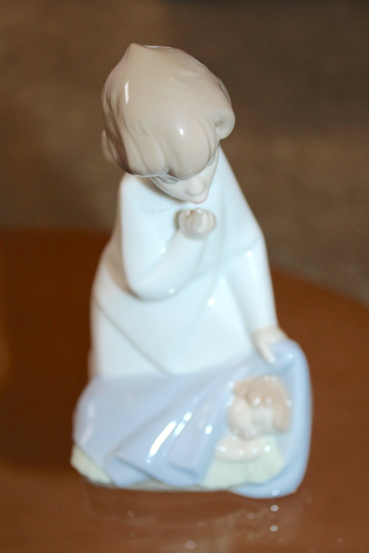 Image for WORLD TRAVELER'S ESTATE AUCTION