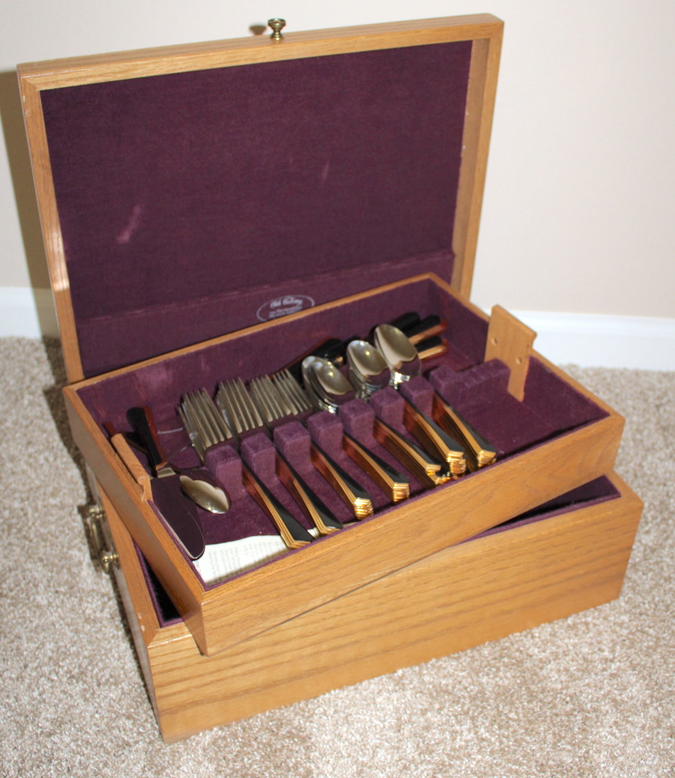 Image for WORLD TRAVELER'S ESTATE AUCTION