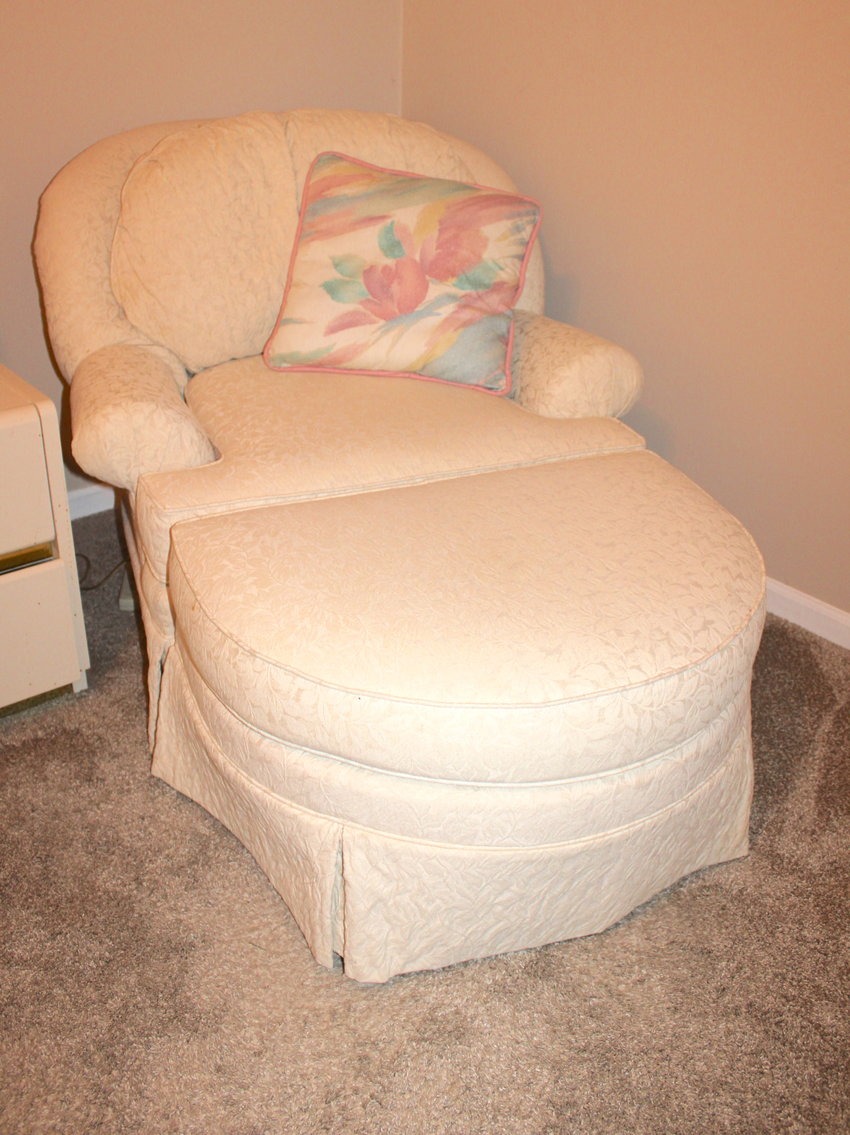 Image for WORLD TRAVELER'S ESTATE AUCTION