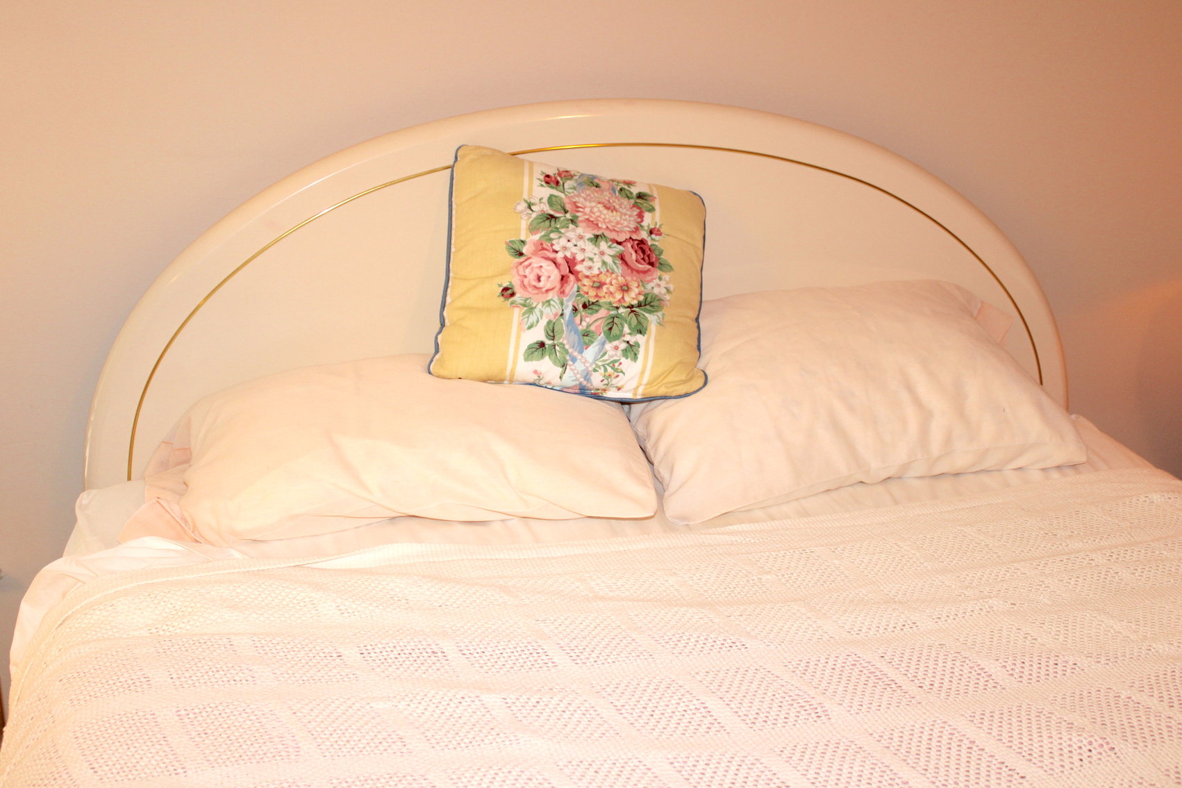 Image for WORLD TRAVELER'S ESTATE AUCTION