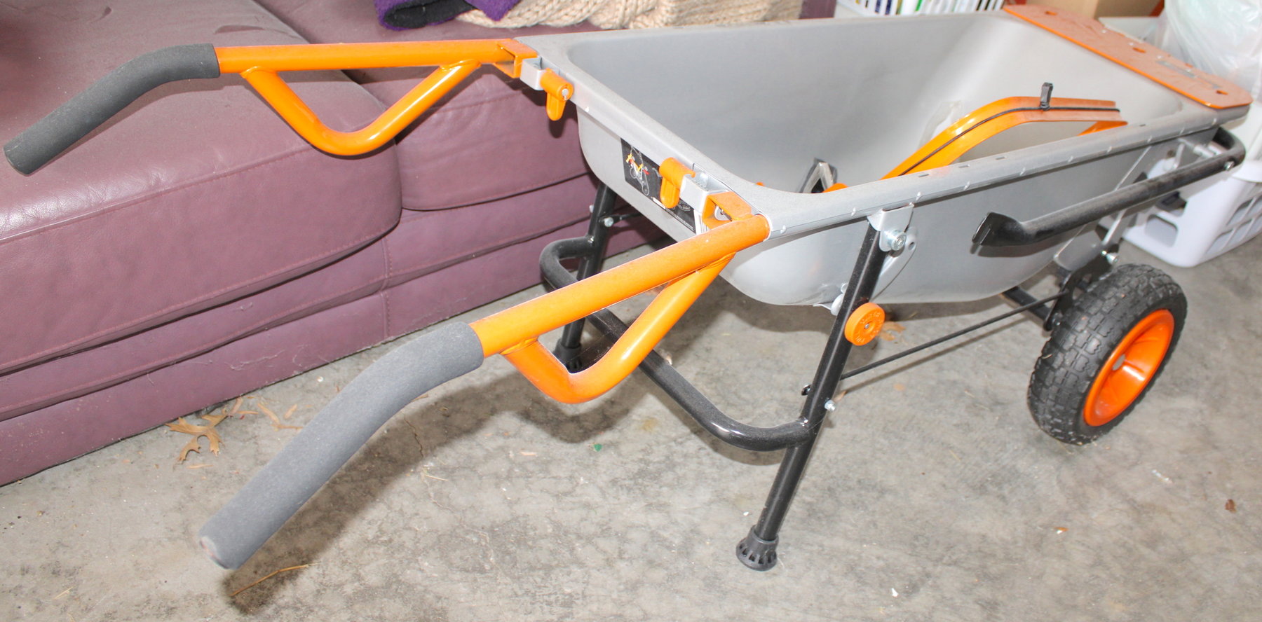 Image for WORLD TRAVELER'S ESTATE AUCTION