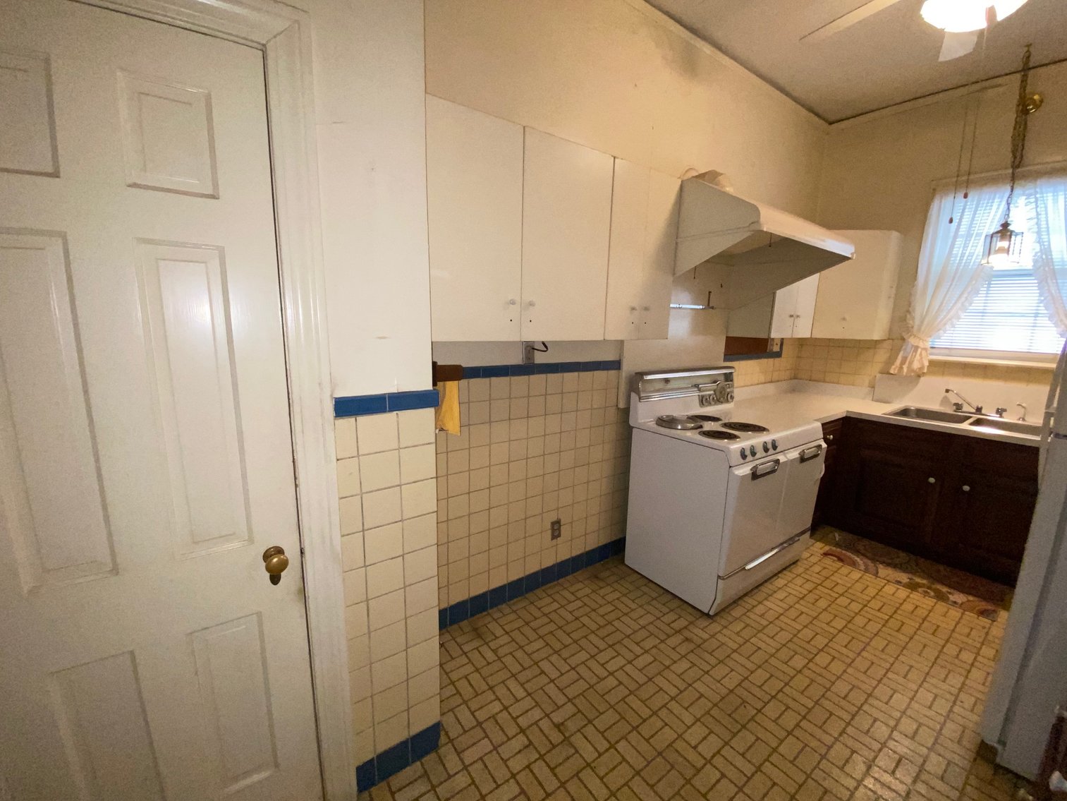 Image for ABSOLUTE LIVING AUCTION 3460 BUCKNER LANE