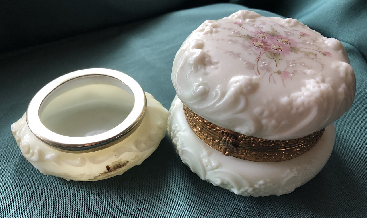 Image for Merrill, WI May 15, 2022 *** Chevrolet 4x4 Truck, JD Lawn Tractor,  Many Antiques, Sporting Goods, Home Contents & More!