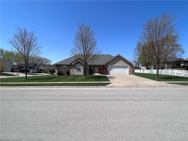 Image for 910 Dogwood Dr. - Raymore, MO