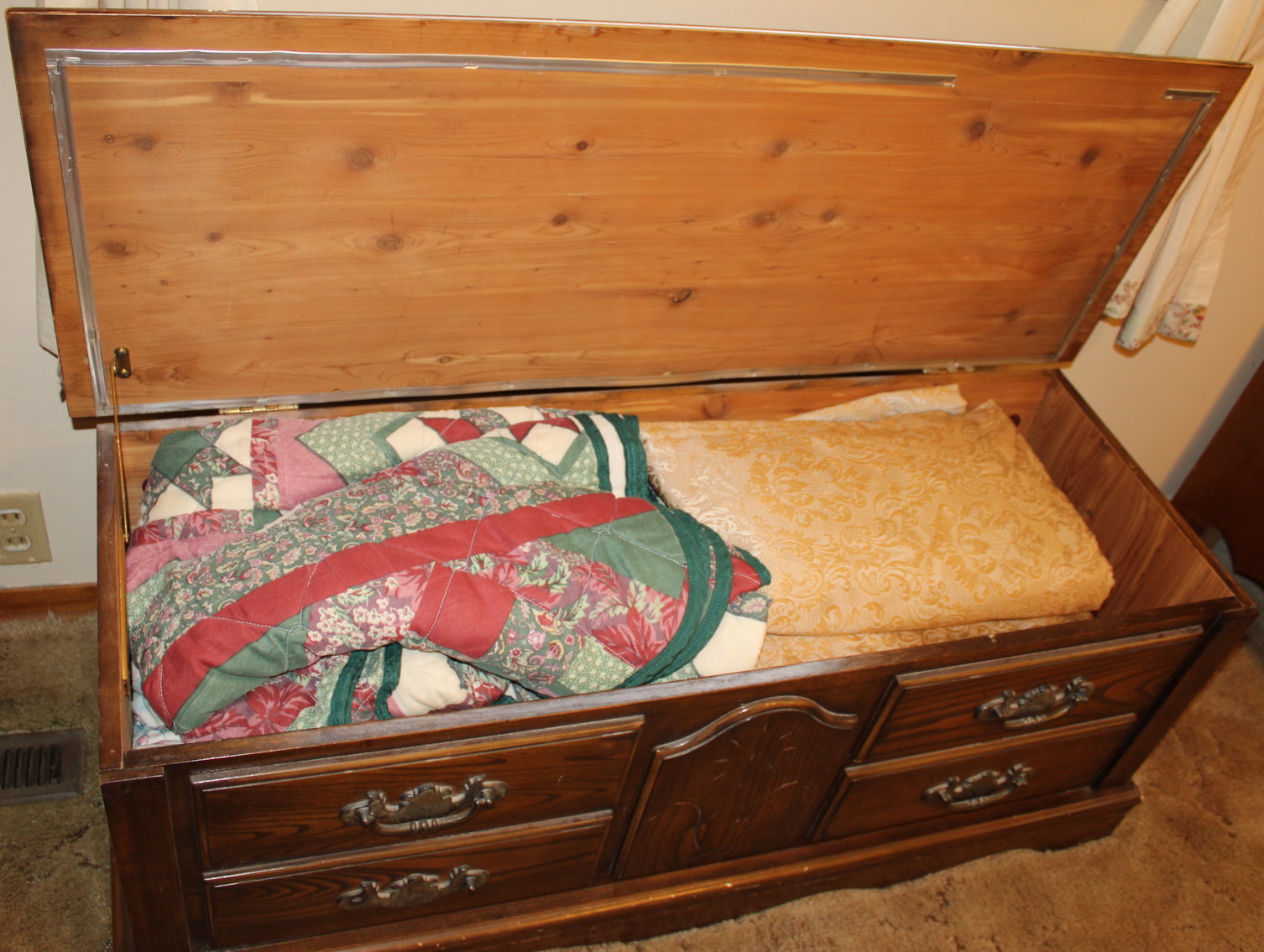 Image for VINTAGE TIME CAPSULE ESTATE AUCTION