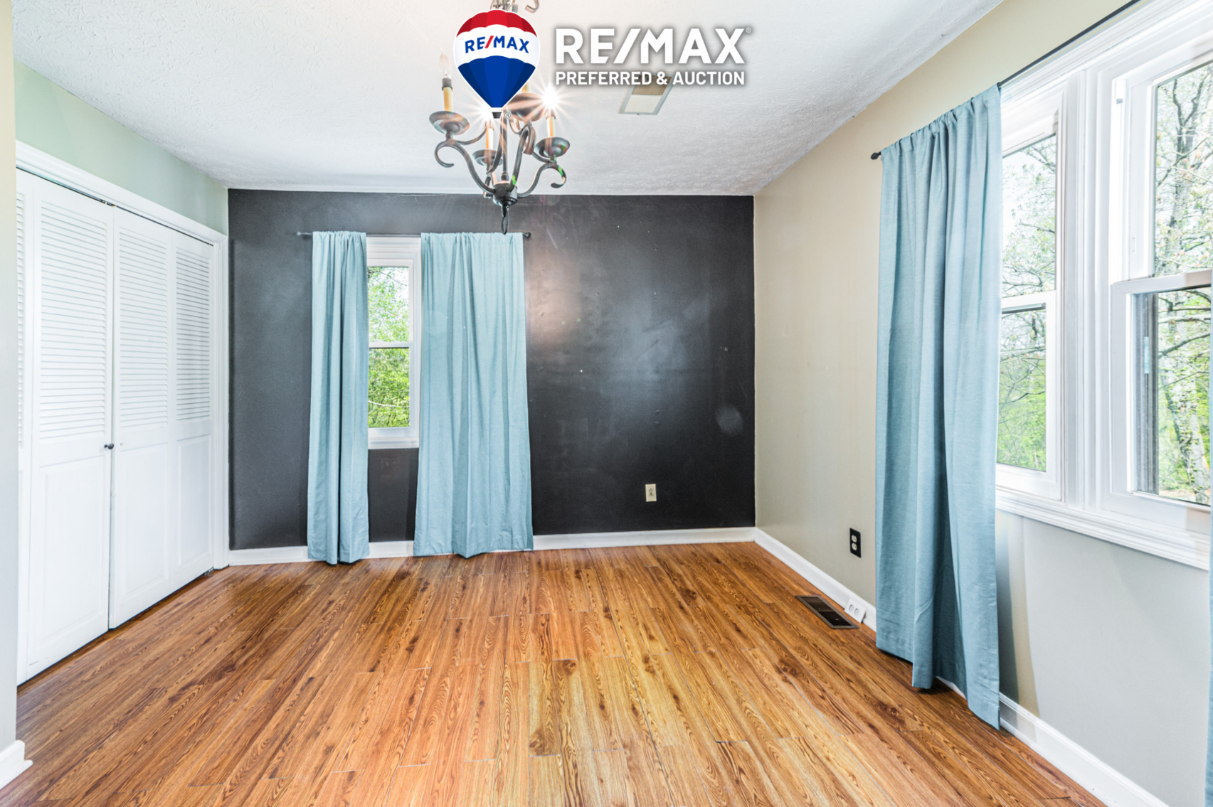 Image for 128 Shady Oak Drive