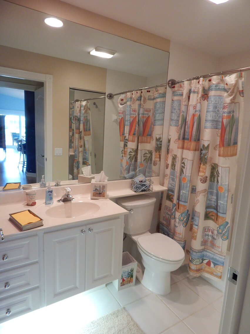 Image for For Sale 2/2/2 Villa in Palm City