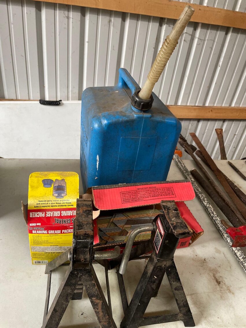 Image for Tools, Furniture, Collectibles, Coins, Vintage Items, Cast Iron, Auto/Boat Parts, Watches - Online Auction (Angola)