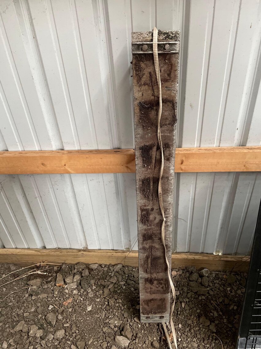 Image for Tools, Furniture, Collectibles, Coins, Vintage Items, Cast Iron, Auto/Boat Parts, Watches - Online Auction (Angola)