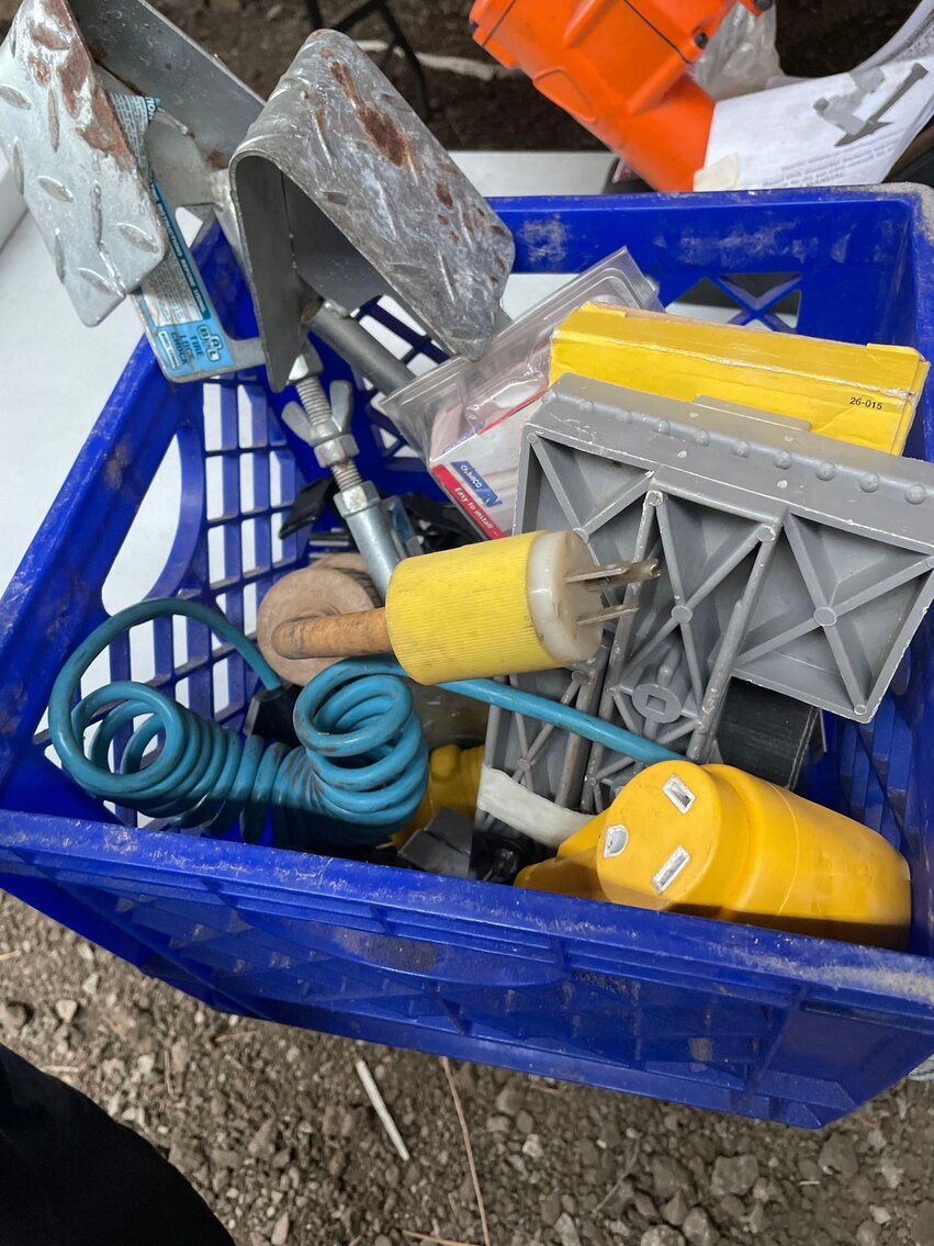 Image for Tools, Furniture, Collectibles, Coins, Vintage Items, Cast Iron, Auto/Boat Parts, Watches - Online Auction (Angola)