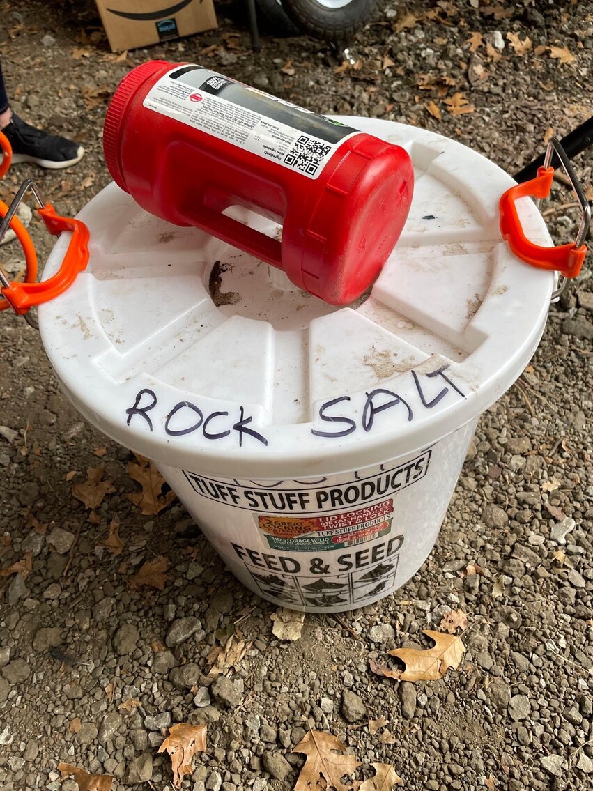 Image for Tools, Furniture, Collectibles, Coins, Vintage Items, Cast Iron, Auto/Boat Parts, Watches - Online Auction (Angola)