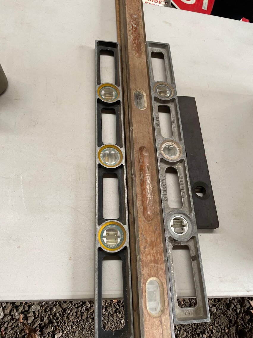 Image for Tools, Furniture, Collectibles, Coins, Vintage Items, Cast Iron, Auto/Boat Parts, Watches - Online Auction (Angola)