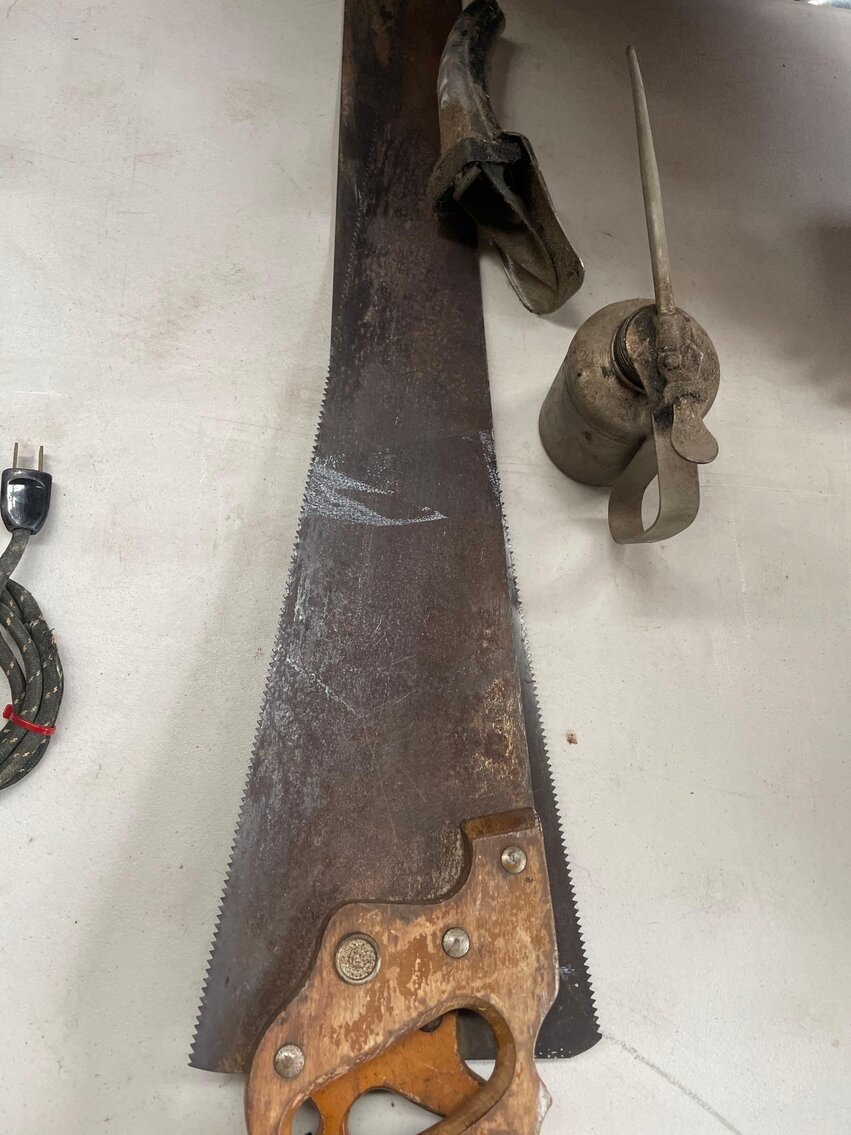 Image for Tools, Furniture, Collectibles, Coins, Vintage Items, Cast Iron, Auto/Boat Parts, Watches - Online Auction (Angola)