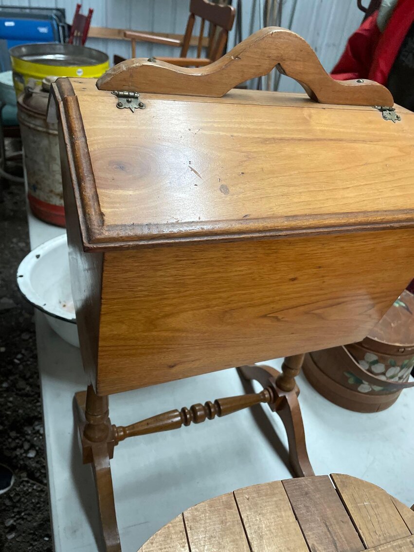 Image for Tools, Furniture, Collectibles, Coins, Vintage Items, Cast Iron, Auto/Boat Parts, Watches - Online Auction (Angola)