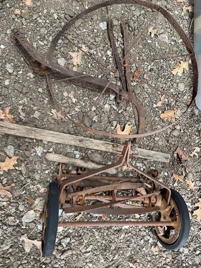 Image for Tools, Furniture, Collectibles, Coins, Vintage Items, Cast Iron, Auto/Boat Parts, Watches - Online Auction (Angola)