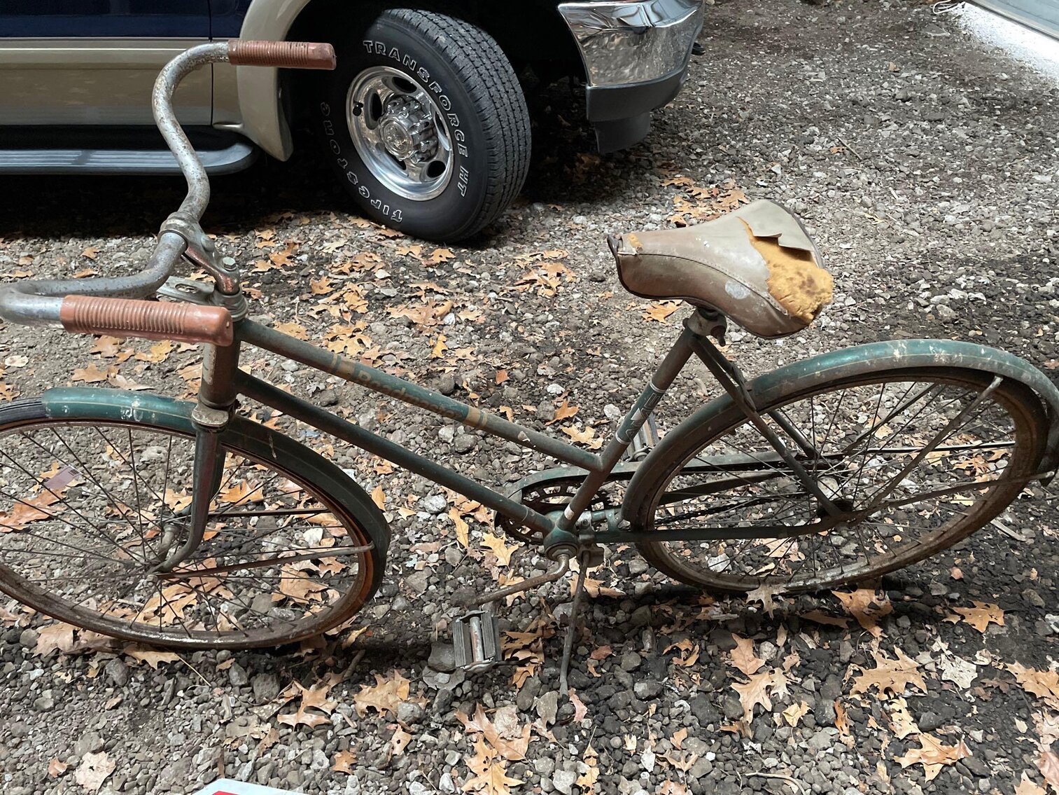 Image for Tools, Furniture, Collectibles, Coins, Vintage Items, Cast Iron, Auto/Boat Parts, Watches - Online Auction (Angola)