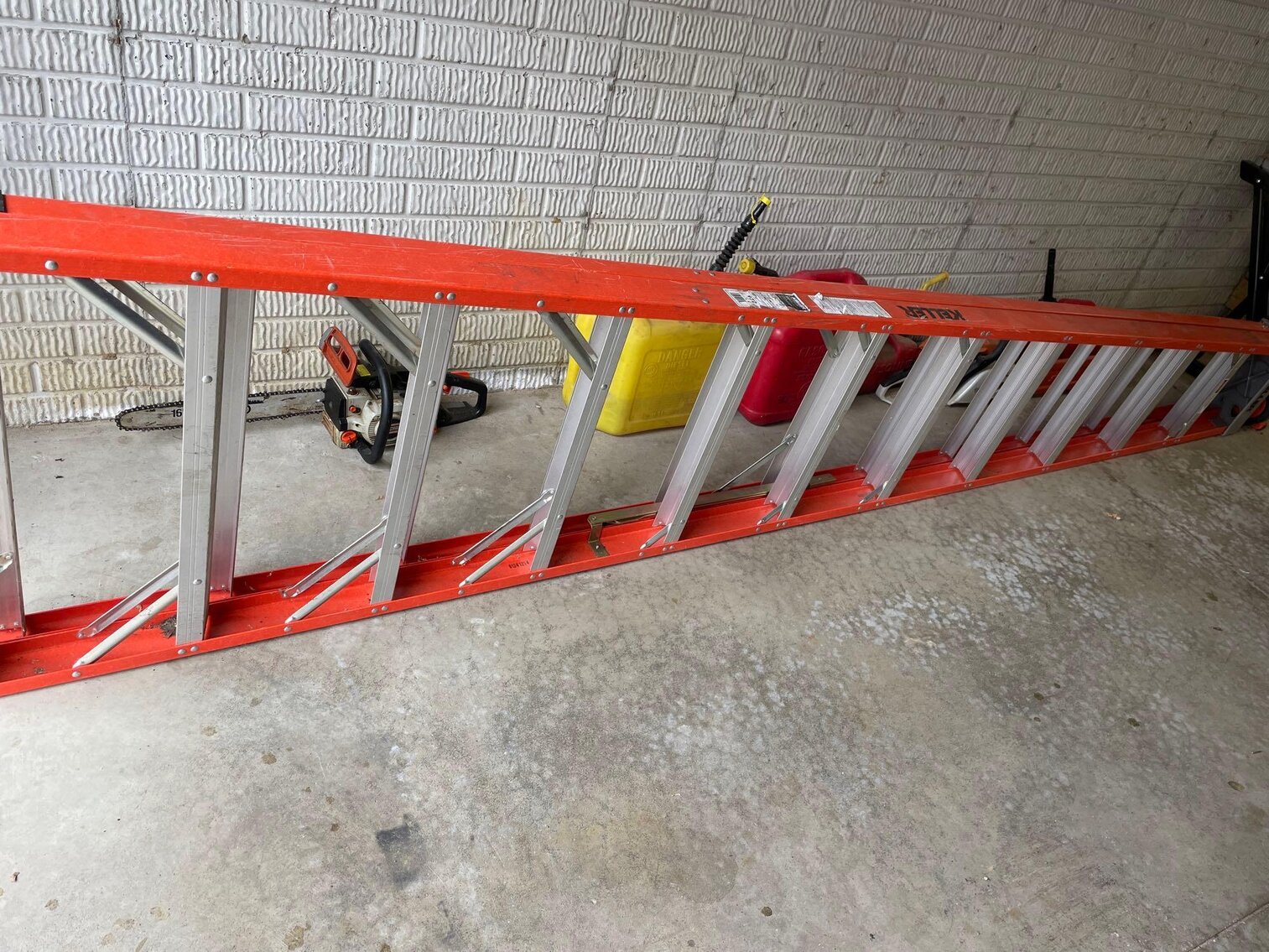 Image for Tools, Furniture, Collectibles, Coins, Vintage Items, Cast Iron, Auto/Boat Parts, Watches - Online Auction (Angola)