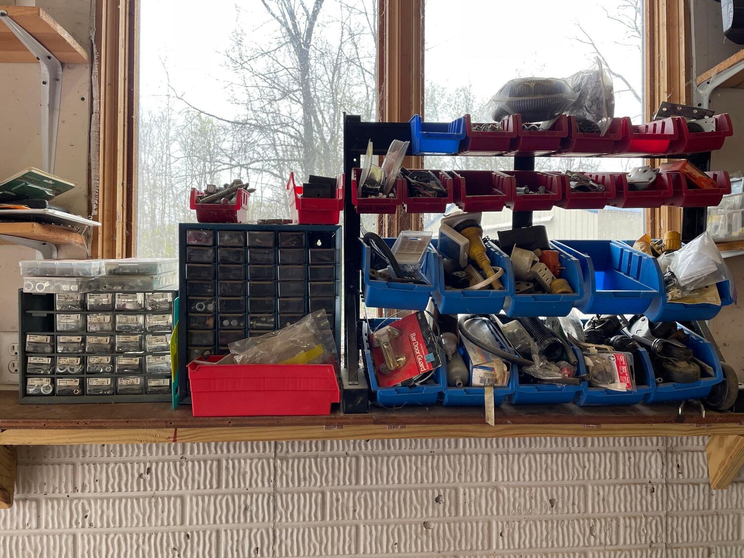 Image for Tools, Furniture, Collectibles, Coins, Vintage Items, Cast Iron, Auto/Boat Parts, Watches - Online Auction (Angola)