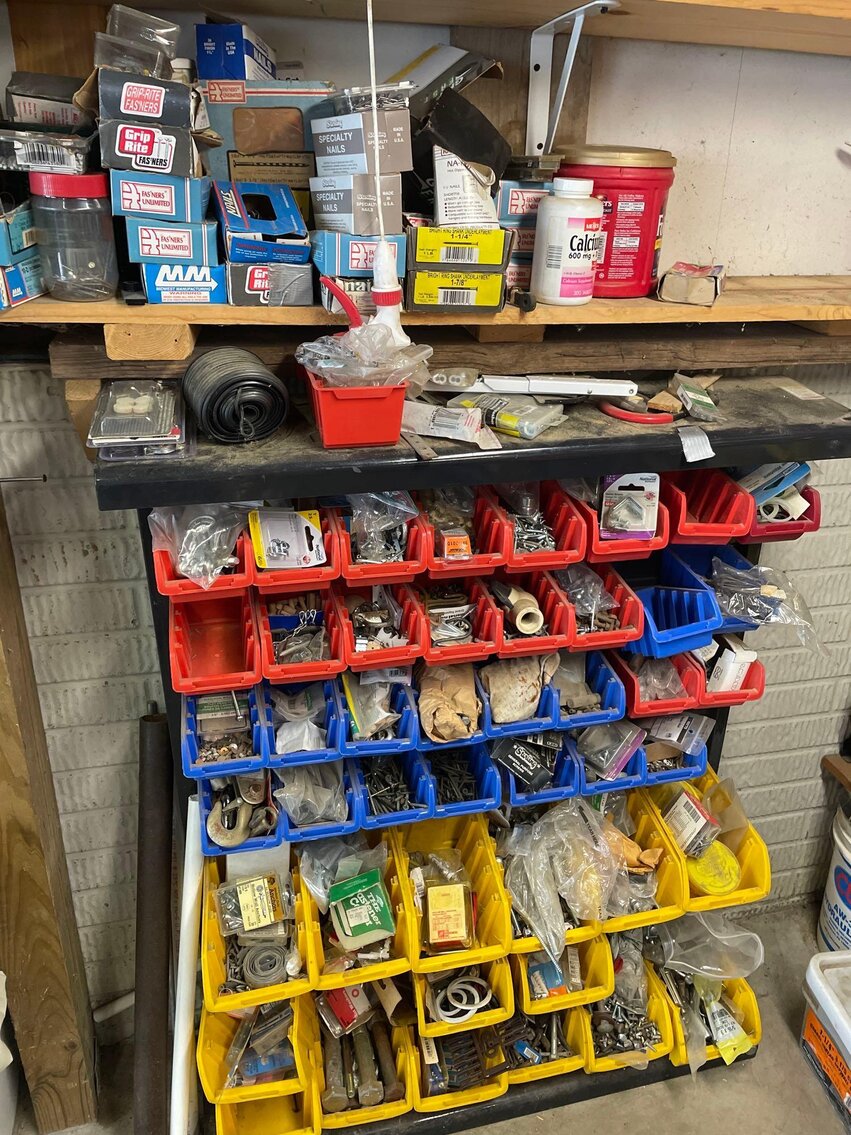 Image for Tools, Furniture, Collectibles, Coins, Vintage Items, Cast Iron, Auto/Boat Parts, Watches - Online Auction (Angola)