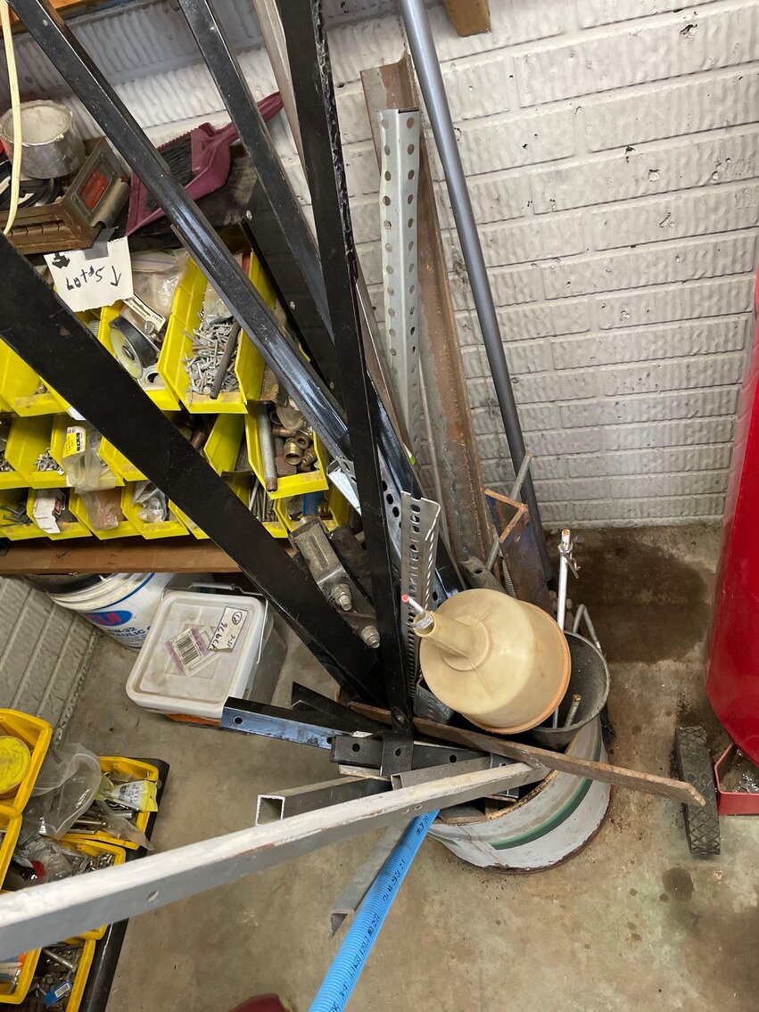 Image for Tools, Furniture, Collectibles, Coins, Vintage Items, Cast Iron, Auto/Boat Parts, Watches - Online Auction (Angola)