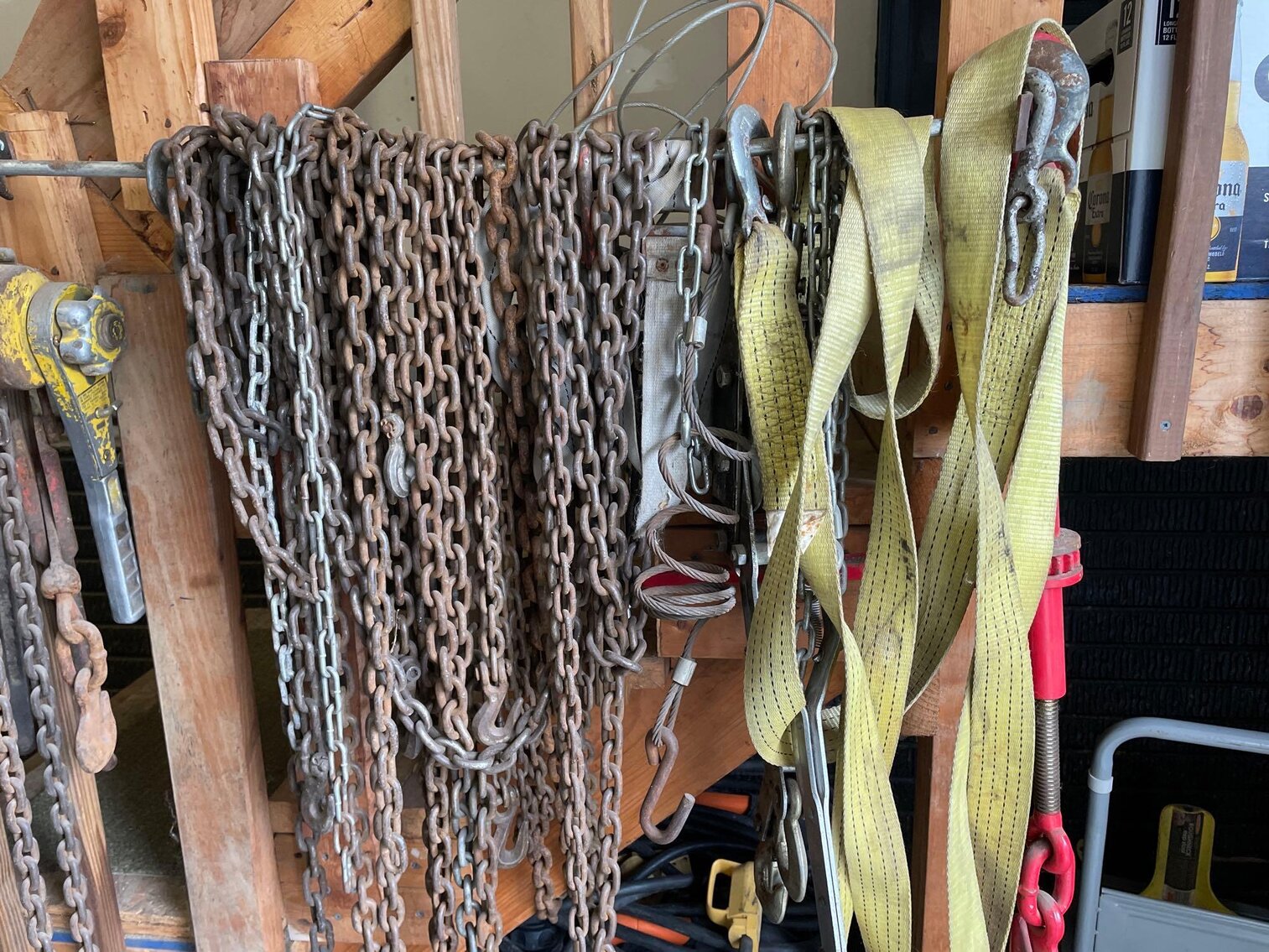 Image for Tools, Furniture, Collectibles, Coins, Vintage Items, Cast Iron, Auto/Boat Parts, Watches - Online Auction (Angola)