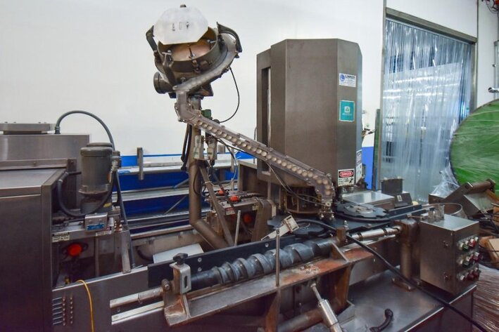 Image for ***SOLD*** MJK1114 Alcoa 8 Head Capper