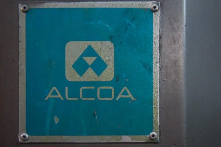 Image for ***SOLD*** MJK1114 Alcoa 8 Head Capper