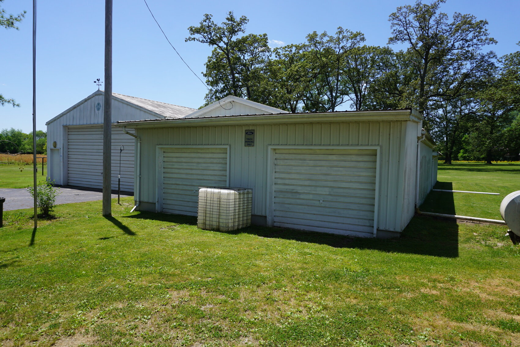 Image for ABSOLUTE LIVING ESTATE AUCTION 311 SOUTH ELM STREET BLUFORD, IL