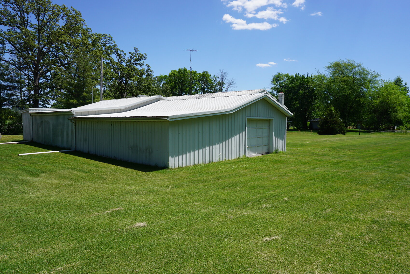 Image for ABSOLUTE LIVING ESTATE AUCTION 311 SOUTH ELM STREET BLUFORD, IL