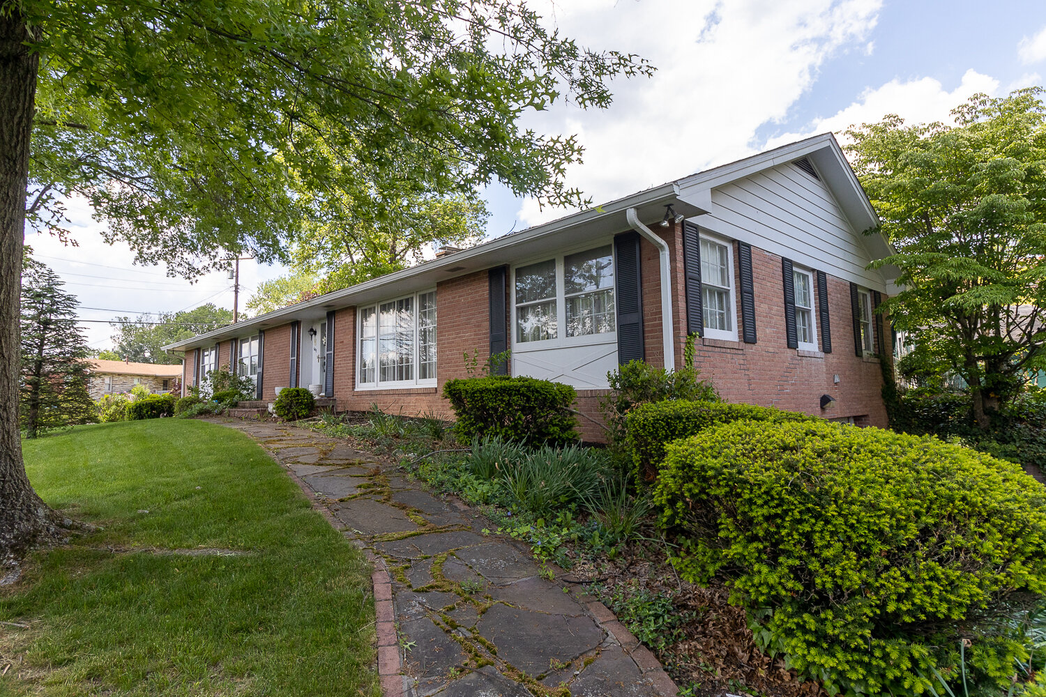 Image for SOLD $382,250 - Gorgeous 4 Bedroom Home on a Corner Lot in Suncrest