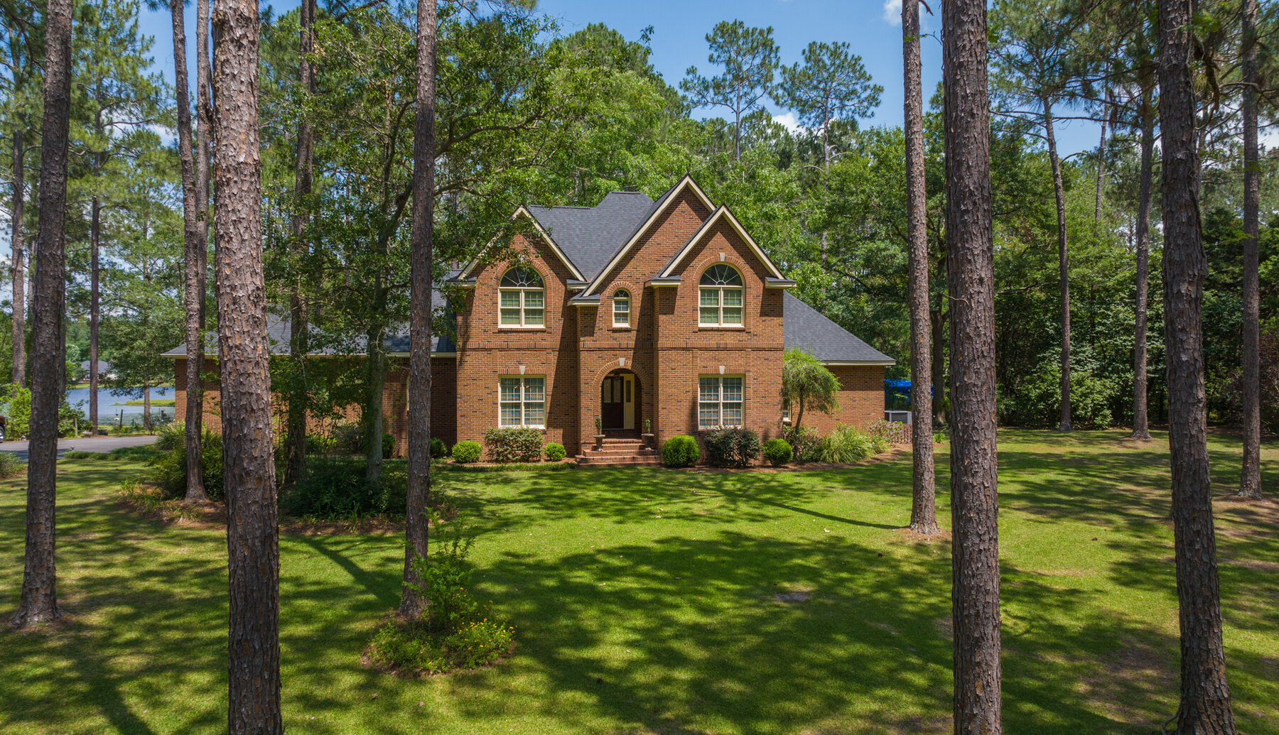 Beautiful LakeFront Home in Moultrie, GA