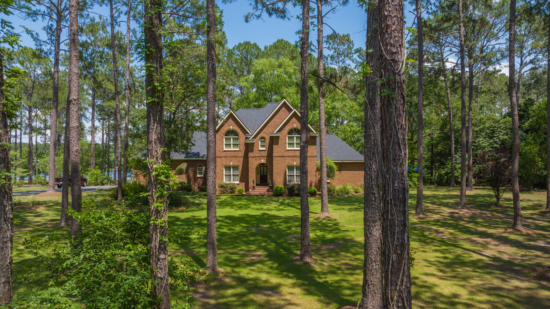 Beautiful LakeFront Home in Moultrie, GA