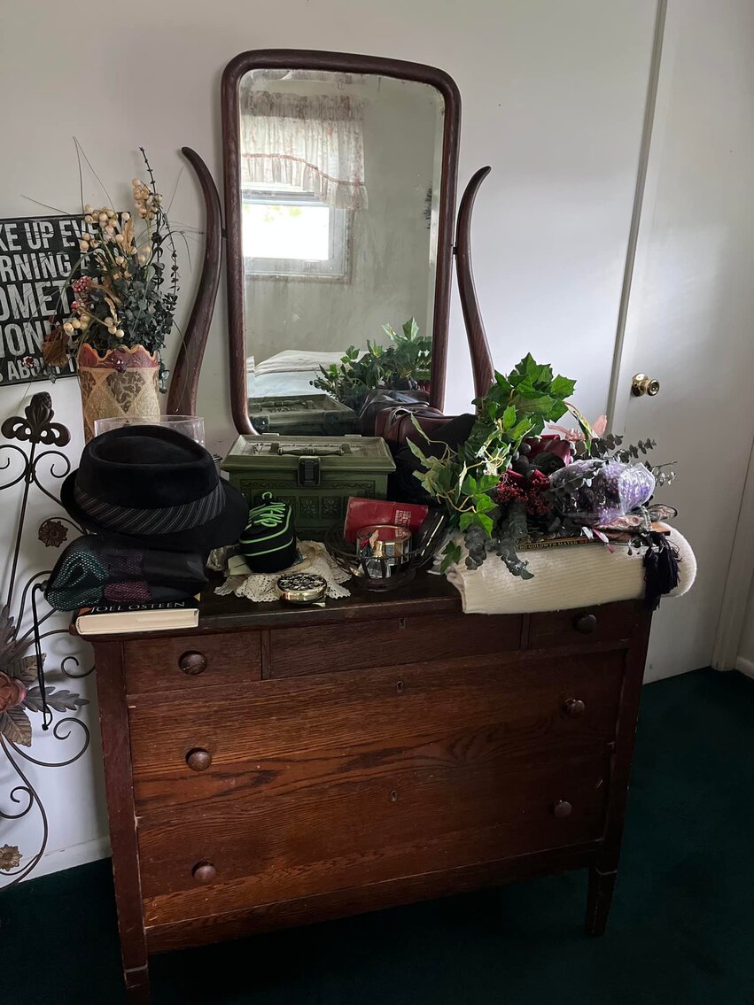 Image for LAST MINUTE LIVING ESTATE AUCTION