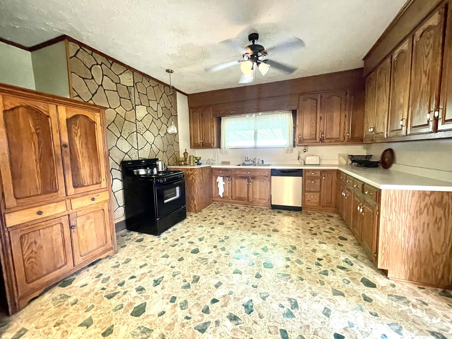 Image for 491 Love Road, Morrison