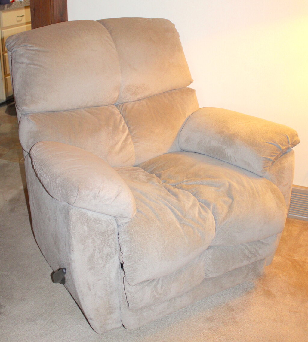 Image for LIVING ESTATE AUCTION