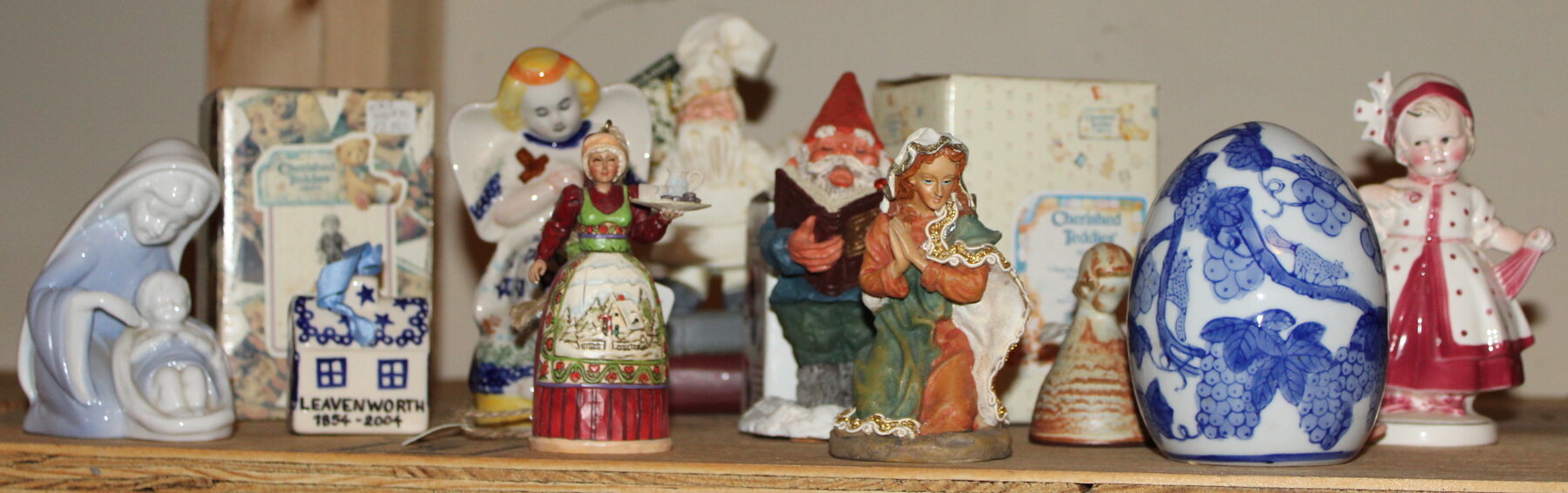 Image for LIVING ESTATE AUCTION