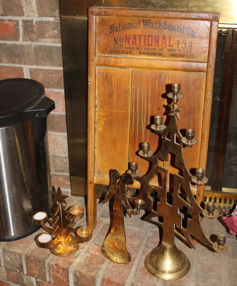 Image for LIVING ESTATE AUCTION