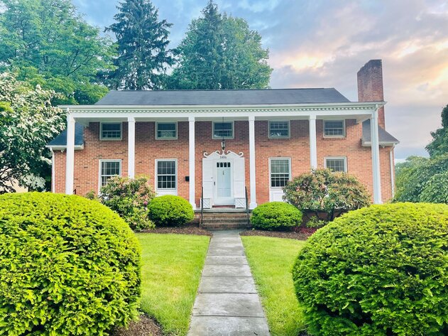 Image for Beautiful 4 Bedroom Brick Georgian Style Home