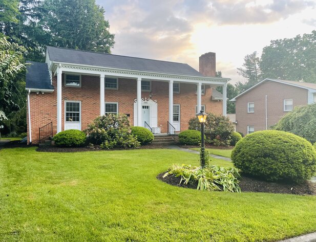 Image for Beautiful 4 Bedroom Brick Georgian Style Home